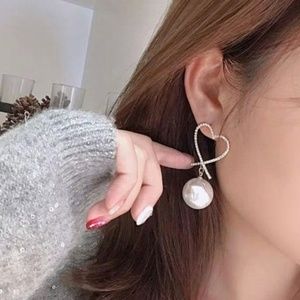 Pearl Heart Earrings